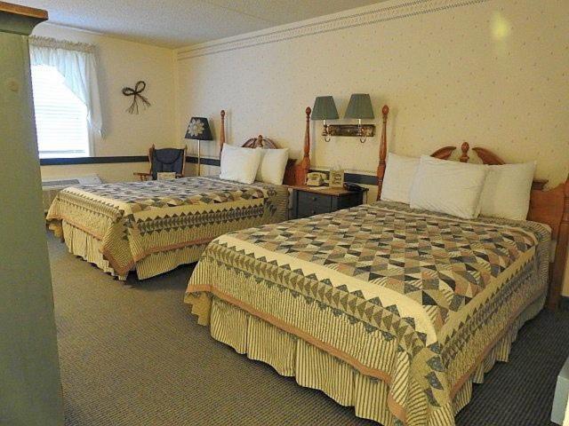 Country Living Inn Smoketown  Екстер'єр фото