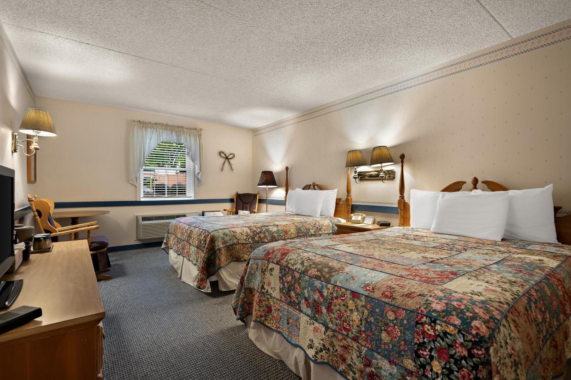 Country Living Inn Smoketown  Екстер'єр фото
